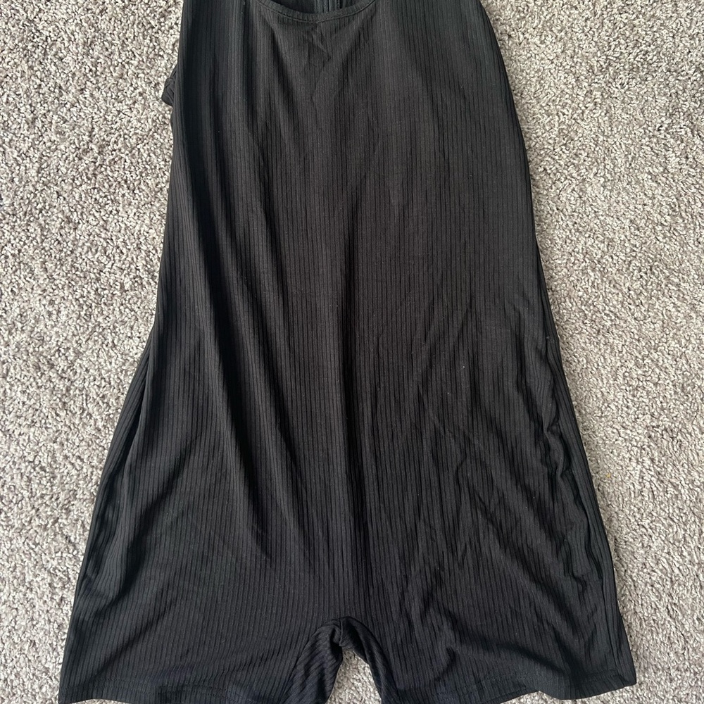 Black short jumper